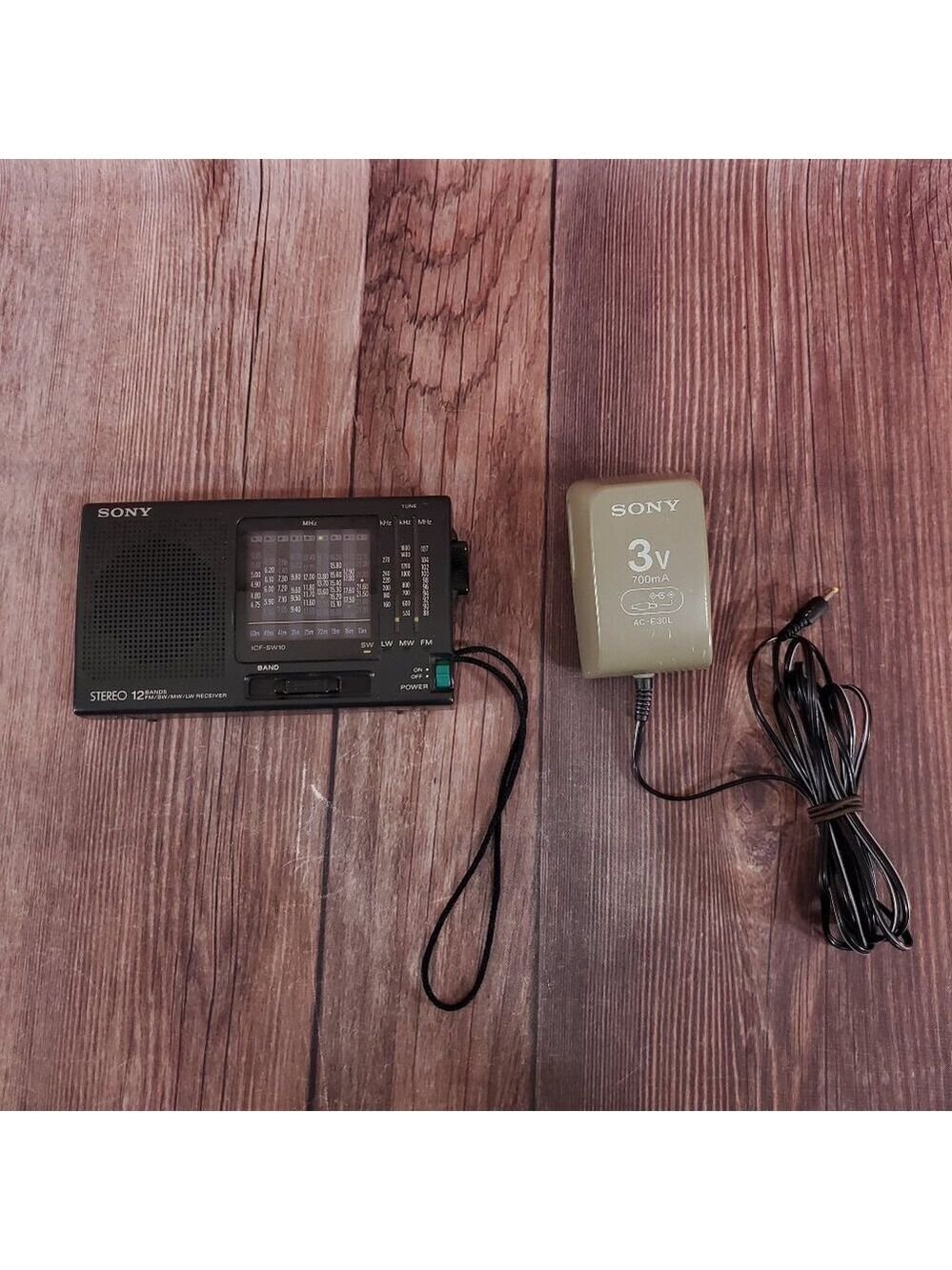 *FLAWS* Sony 12 Band Worldwide Portable Receiver LW/MW/FM/SW ICF-SW10 Works